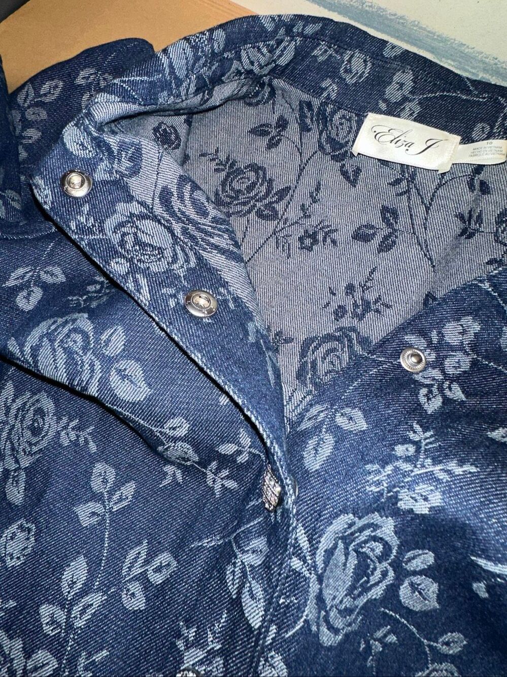 Eliza J Size 10 Denim Floral Shirt Dress Blue Rhinestone Button Front Mini - Picture 7 of 12